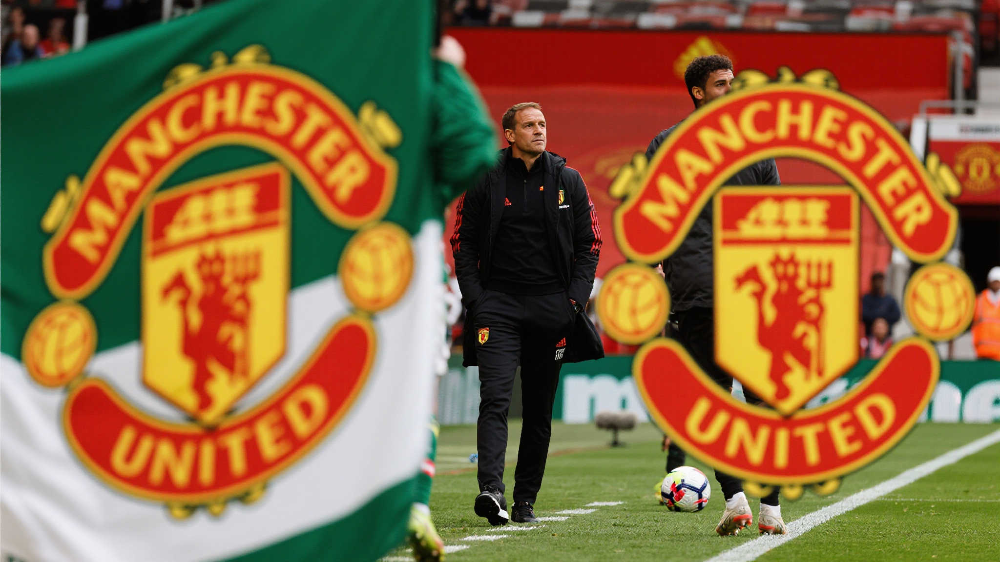 他在门前的 他在门前的